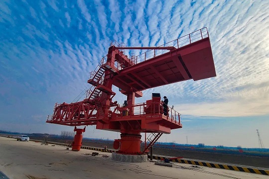 卫华集团港口机械设备助力河南最大综合性单体港口开航