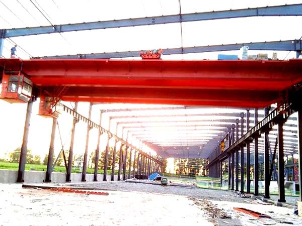 双梁行车行吊的主梁设计如何确保其承载强度